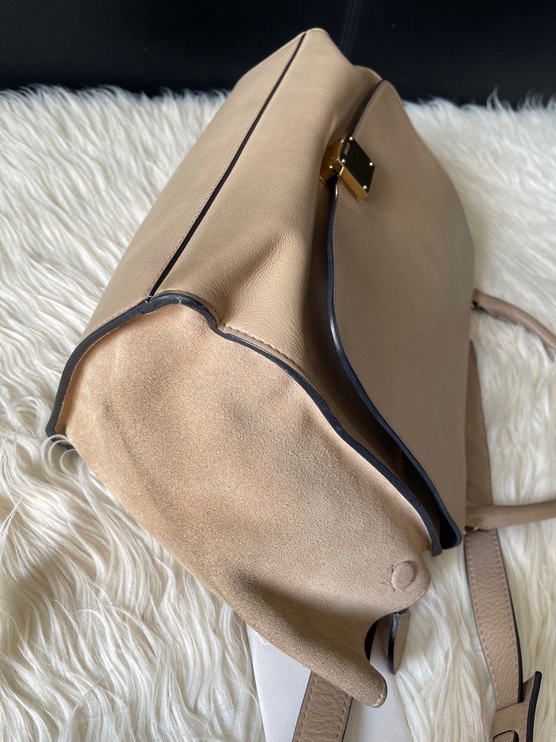 Celine Trapeze (Category: Luxury Bags & Wallets) located in Las Pinas. Submitted by bagsandeverything_02 (Listing ID 1280176712, Image 3). Description: Minor signs of usage in the outside, interior has flaws, please check photos 20k only! Rush sale.