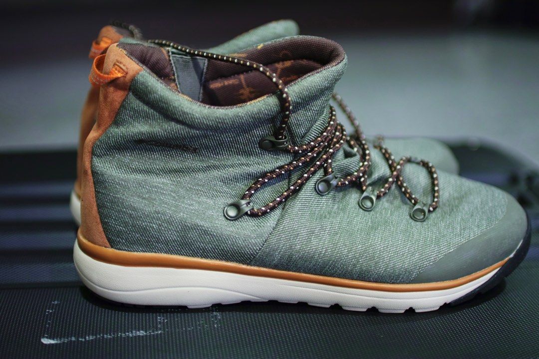 Columbia casual boots clearance