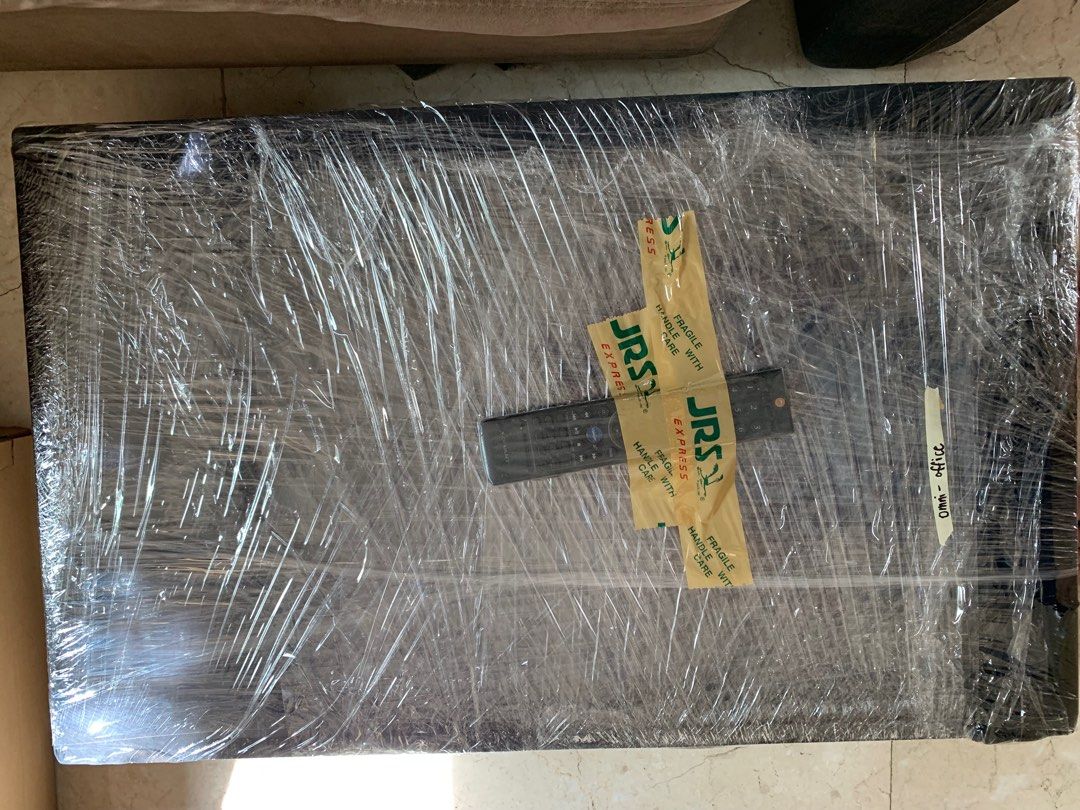Devant 32” Lcd tv w/ wall mount bracket (Category: TV) located in Paranaque City. Submitted by edwinsouy (Listing ID 1280197959, Image 3). Description: .