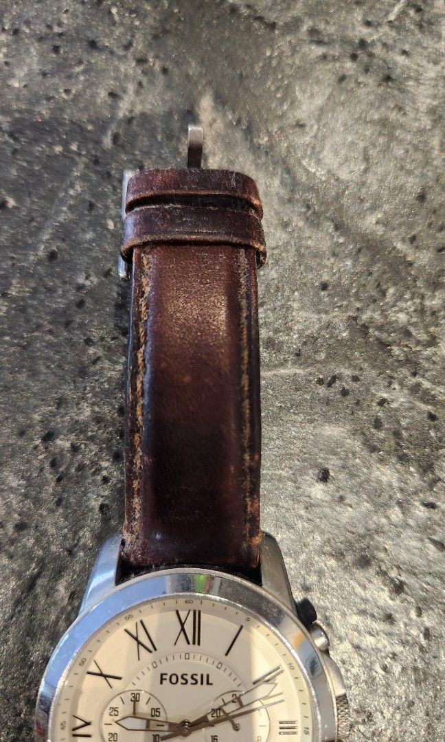 Fossil watch with white face Men s Fashion Watches Accessories Watches on Carousell
