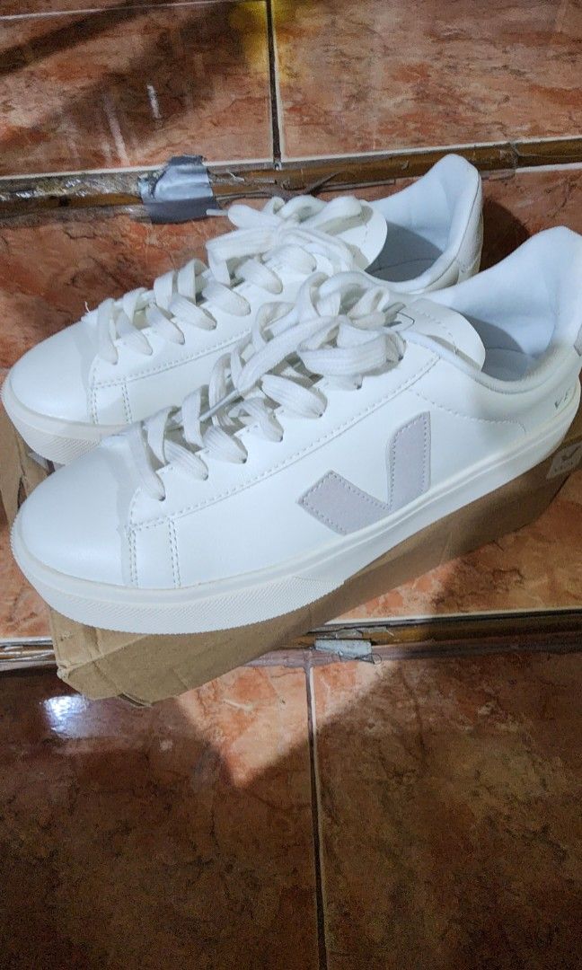 Veja free shipping store