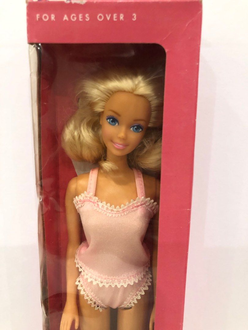 Fun to Dress Barbie doll 1989