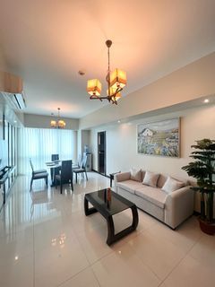 GOOD DEAL Spacious 3 Bedroom BGC Condo For Sale in 8 Forbes Town Road Fort Bonifacio Taguig City