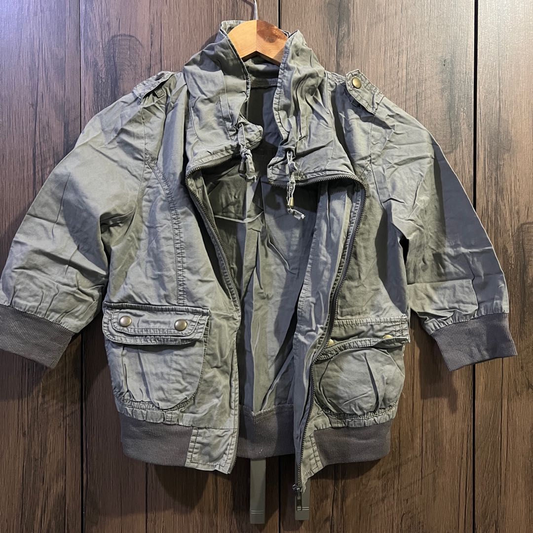 Grey Biker Jacket Cropped (Category: Coats, Jackets and Outerwear) located in Makati City. Submitted by glammodaph (Listing ID 1280202389, Image 1). Description: Grey Crop Biker Bomber Jacket Zipped.
