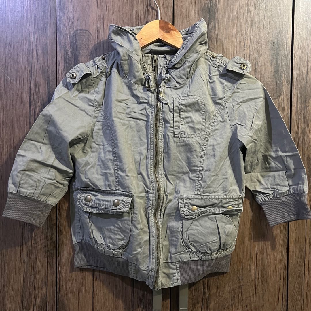 Grey Biker Jacket Cropped (Category: Coats, Jackets and Outerwear) located in Makati City. Submitted by glammodaph (Listing ID 1280202389, Image 3). Description: Grey Crop Biker Bomber Jacket Zipped.