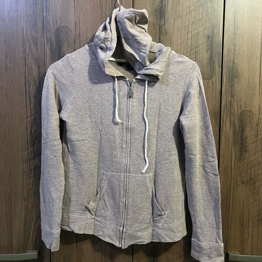 Grey Hoodie Jacket Miley Cyrus (Category: Coats, Jackets and Outerwear) located in Makati City. Submitted by glammodaph (Listing ID 1280203130, Image 1). Description: Original Miley Cyrus Grey Hoodie Jacket.