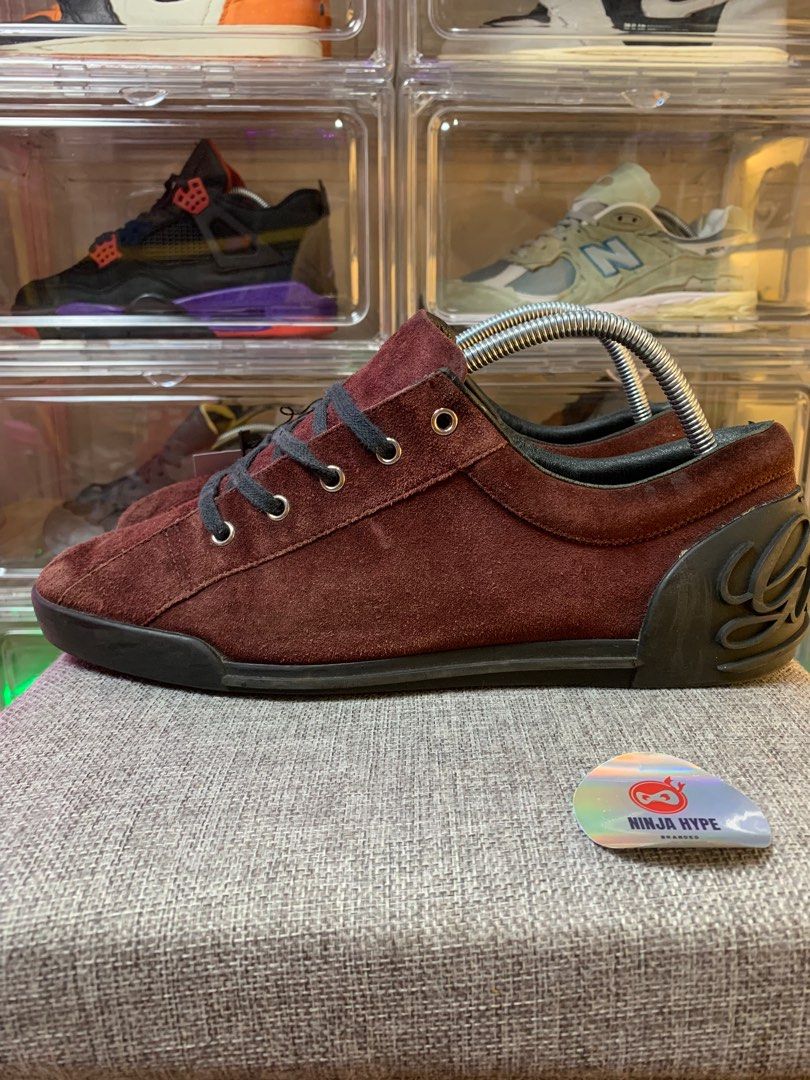 Burgundy gucci sneakers top