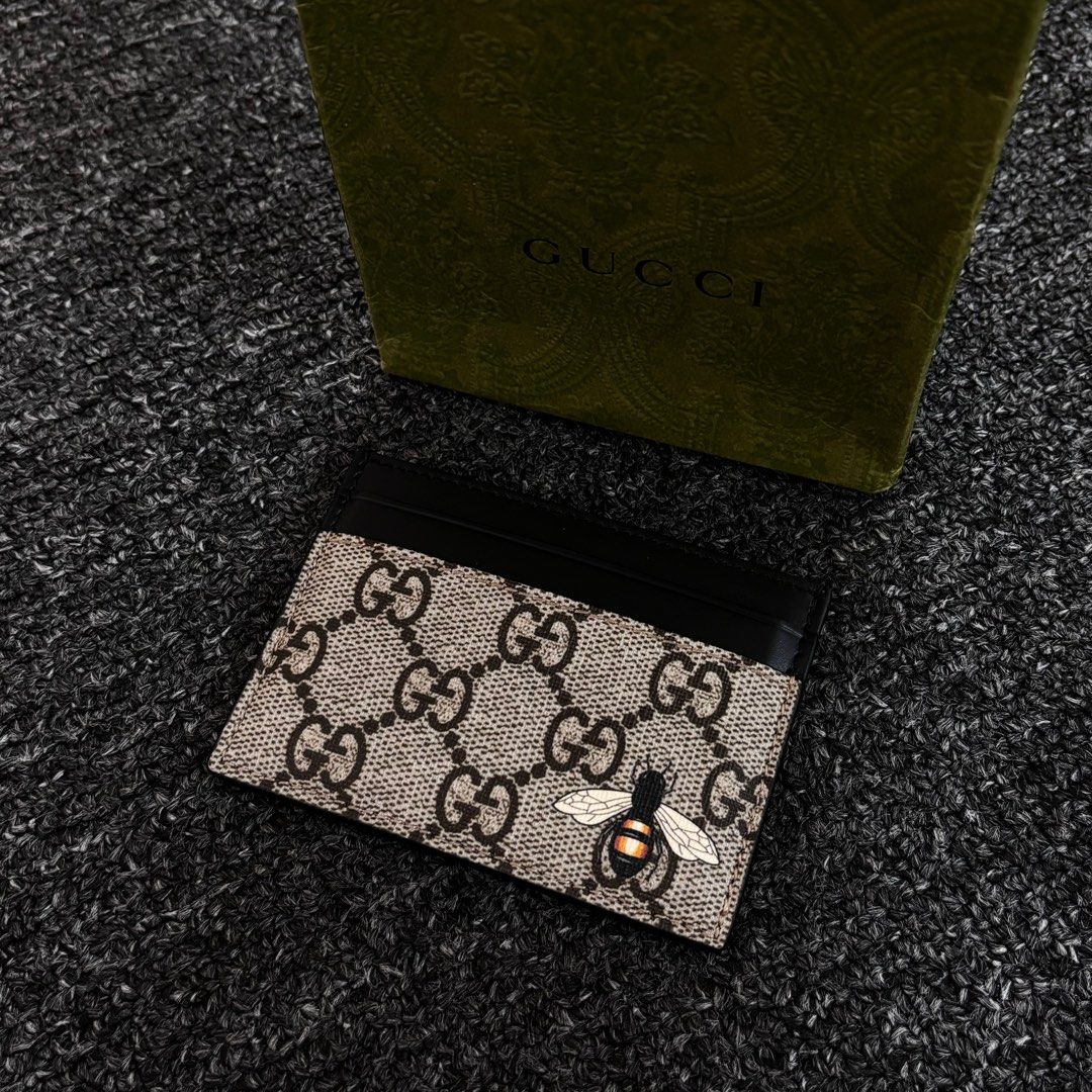 Gucci tiger print card holder top