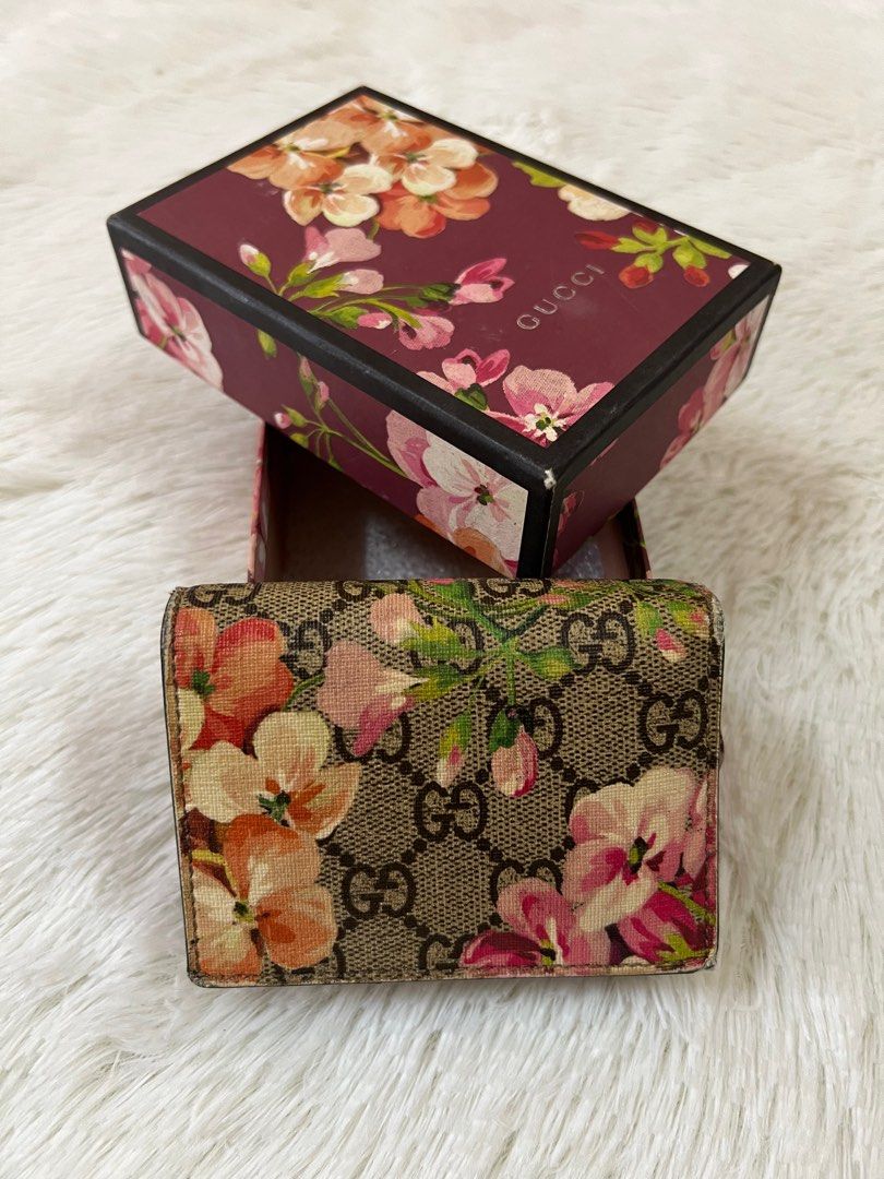 GUCCI GG Supreme Canvas Blooms Card Case Luxury Bags Wallets