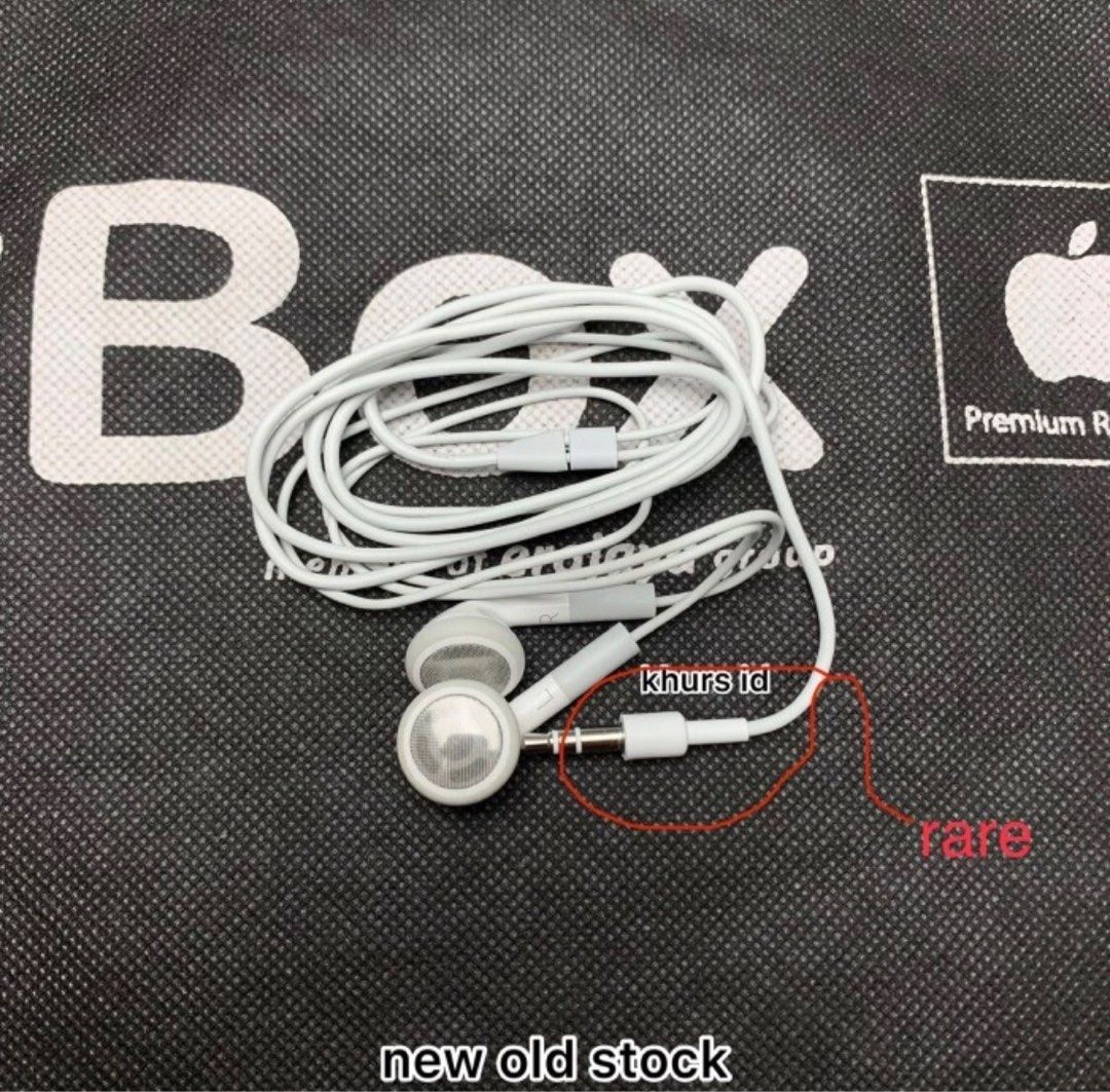 Old earpods top