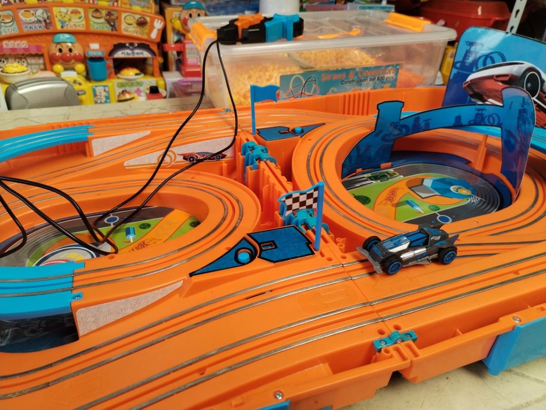 Hot wheels foldaway instant slot deals car raceway