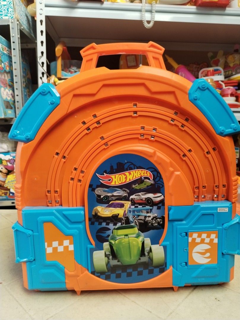Hot wheels foldaway instant slot deals car raceway