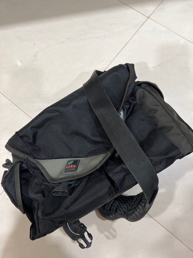 Kata sling best sale camera bag