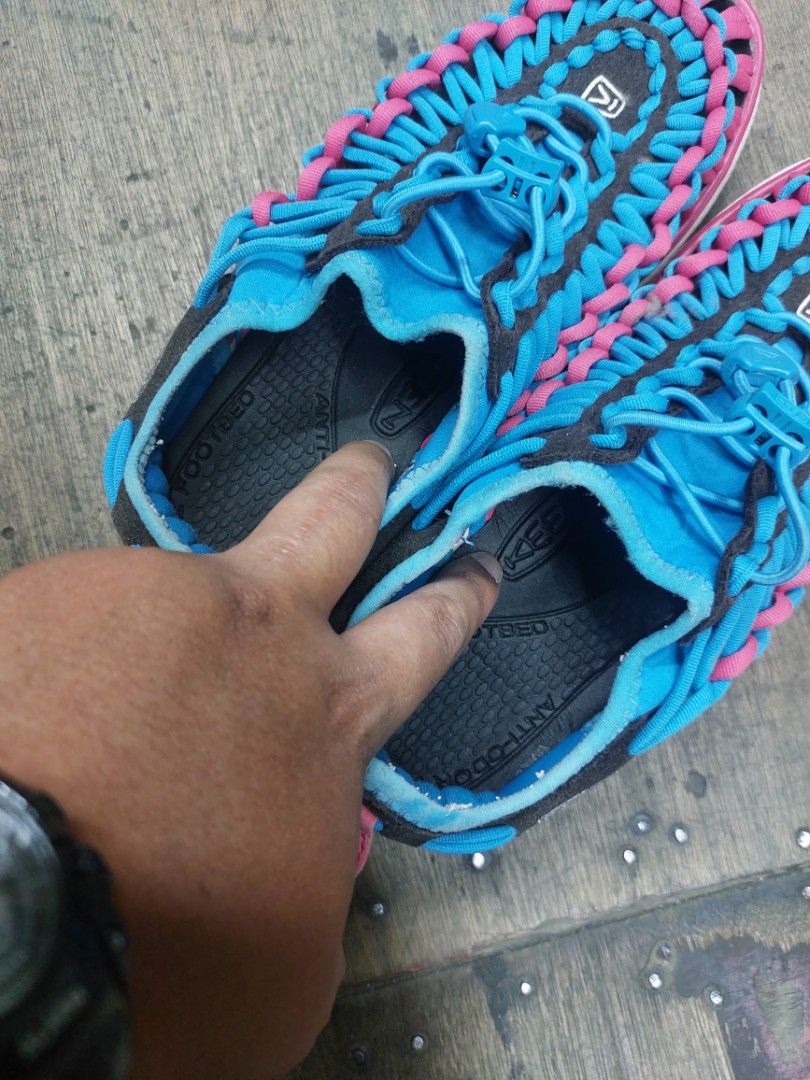 keen hiking sandals womens