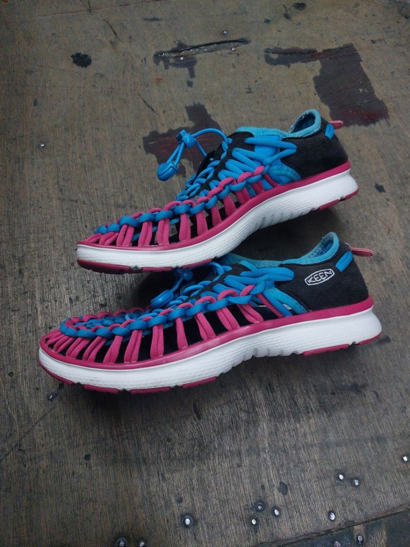 keen hiking sandals womens