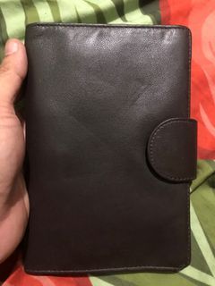 Leather multi pocket wallet