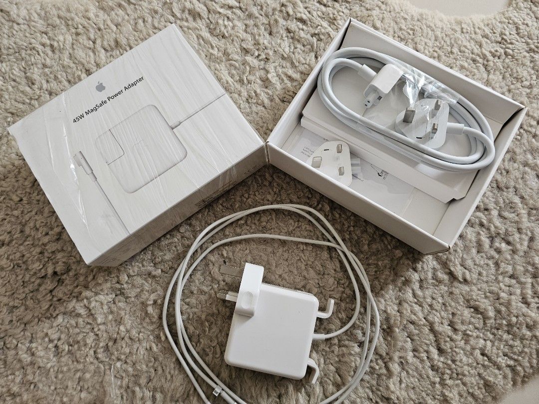 Mac Adapter (Category: Cables & Adaptors) located in Raub. Submitted by allforselllegit (Listing ID 1280162229, Image 1). Description: Macbook 45w charger with all accessories in box for sell 1.Condition-Charger ( 8.5/10 ) -OEM type -Magsafe 1 2.Other accessories-New 3.Reason For sell-Macbook Air failure 4.Price it's NEGO TILL LET GO.