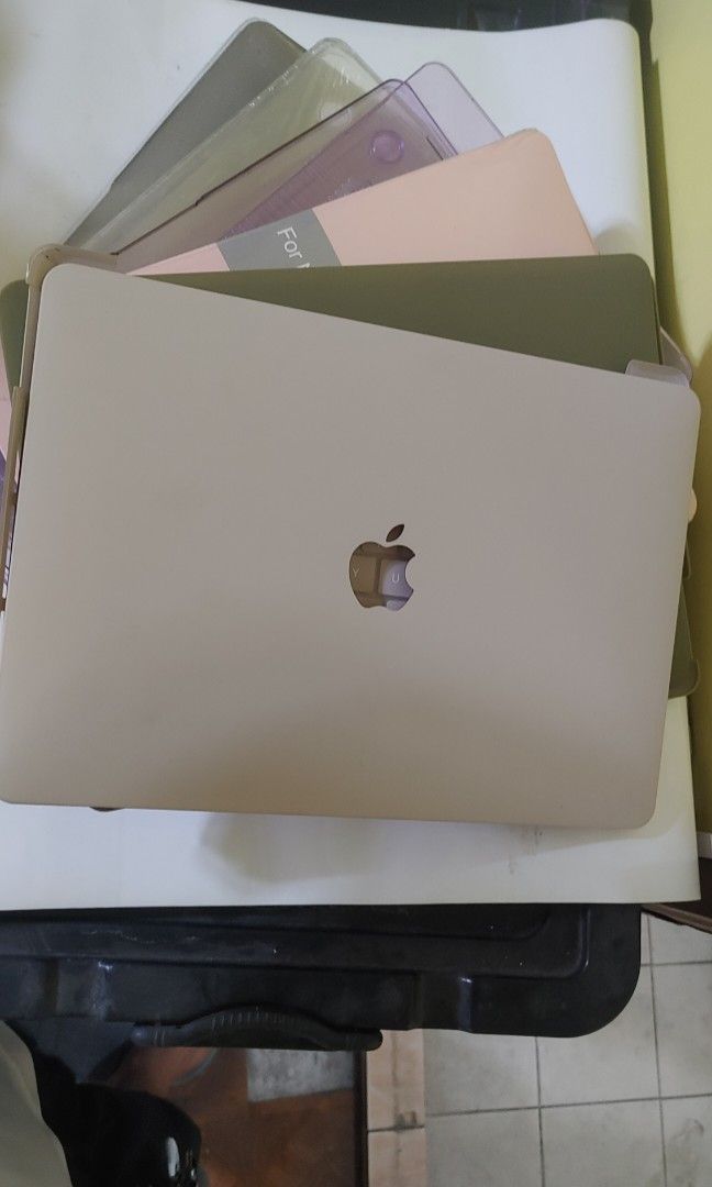 Macbook Pro cases (Category: Laptops & Notebooks) located in Mandaluyong City. Submitted by kinergy04 (Listing ID 1280322070, Image 1). Description: Selling my MBP 2017 cases. some new, some used..