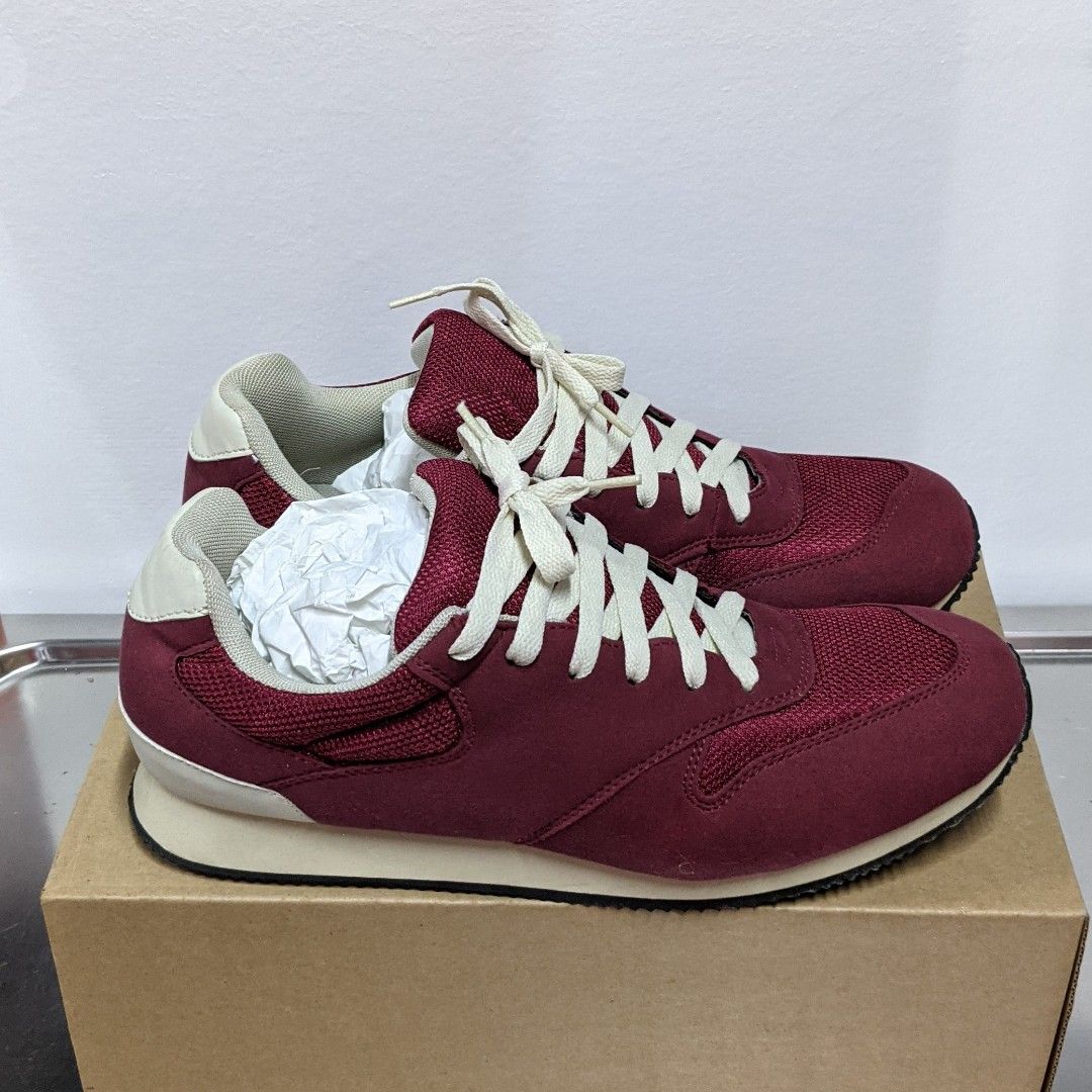 MUJI original sneakers size US 10 (Category: Sneakers) located in Mandaluyong City. Submitted by posiec (Listing ID 1280092744, Image 2). Description: LIKE NEW UPPERS AND SOLE BUT WITH ISSUE: expiring factory sole glue. nagsta-start nang bumuka. will require reglueing..