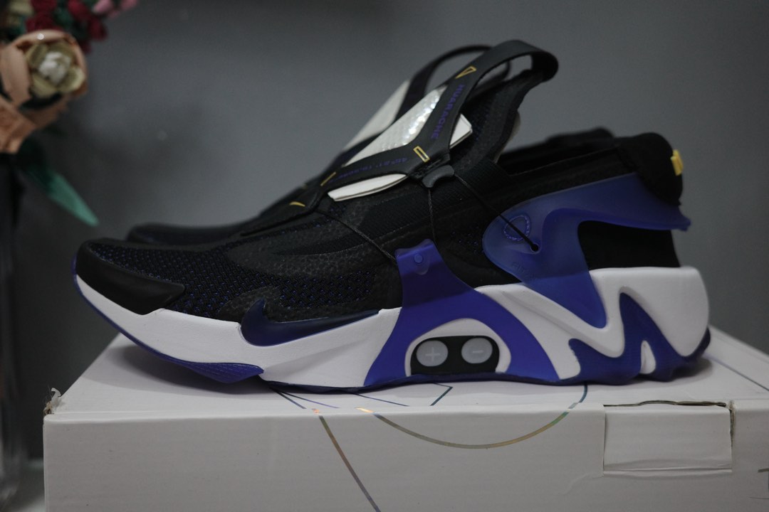 nike adapt huarache black