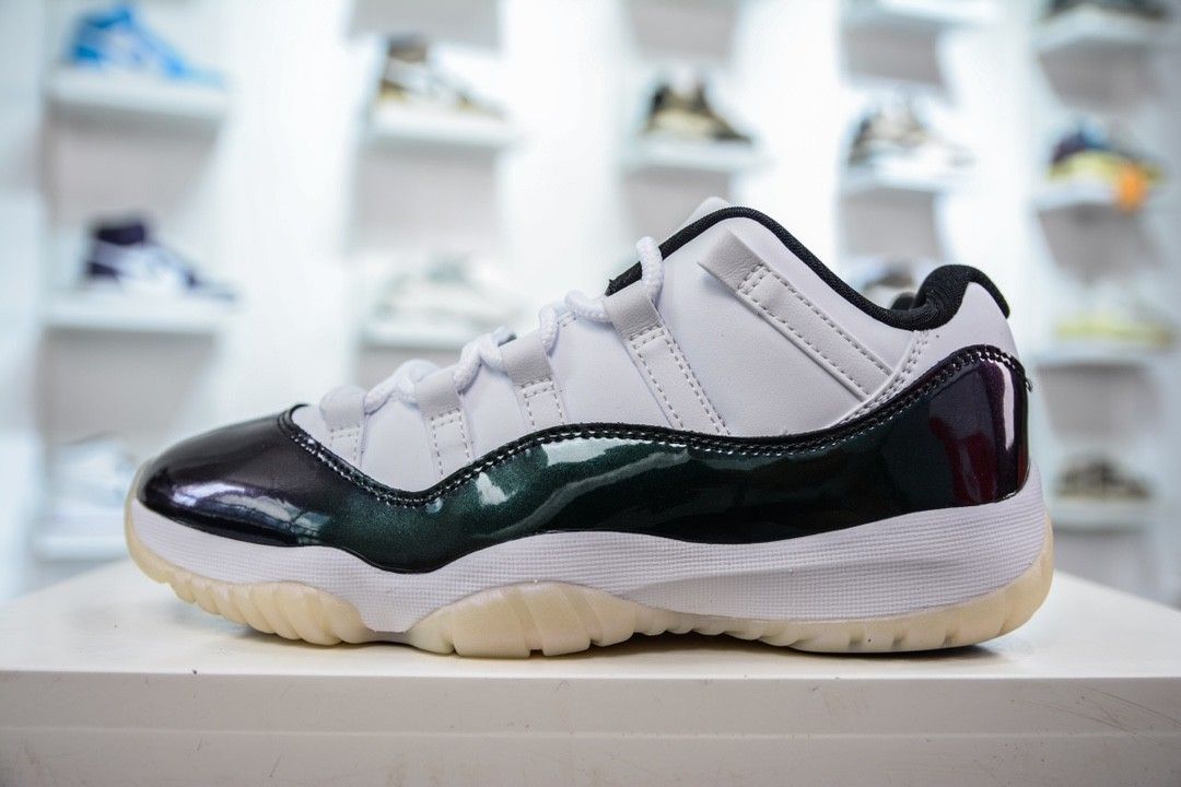 Jordan 11 emerald 2018 store