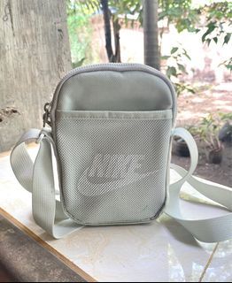 Nike Heritage Crossbody Bags Small (1L)