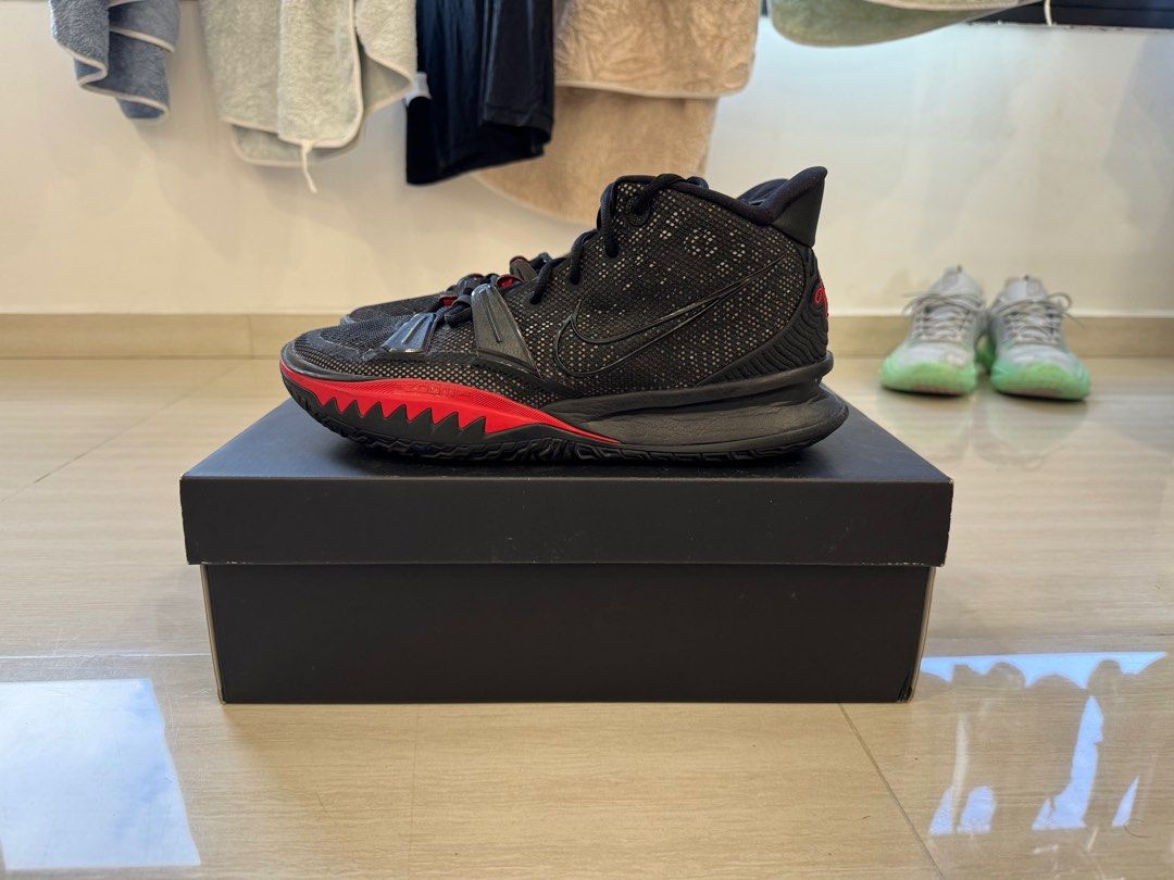 Kyrie breds outlet