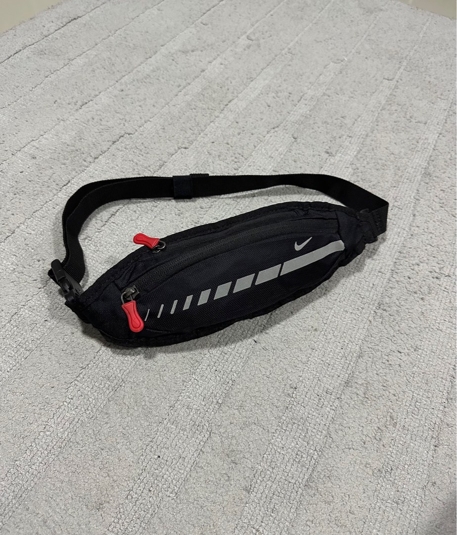 Nike slim hotsell fanny pack