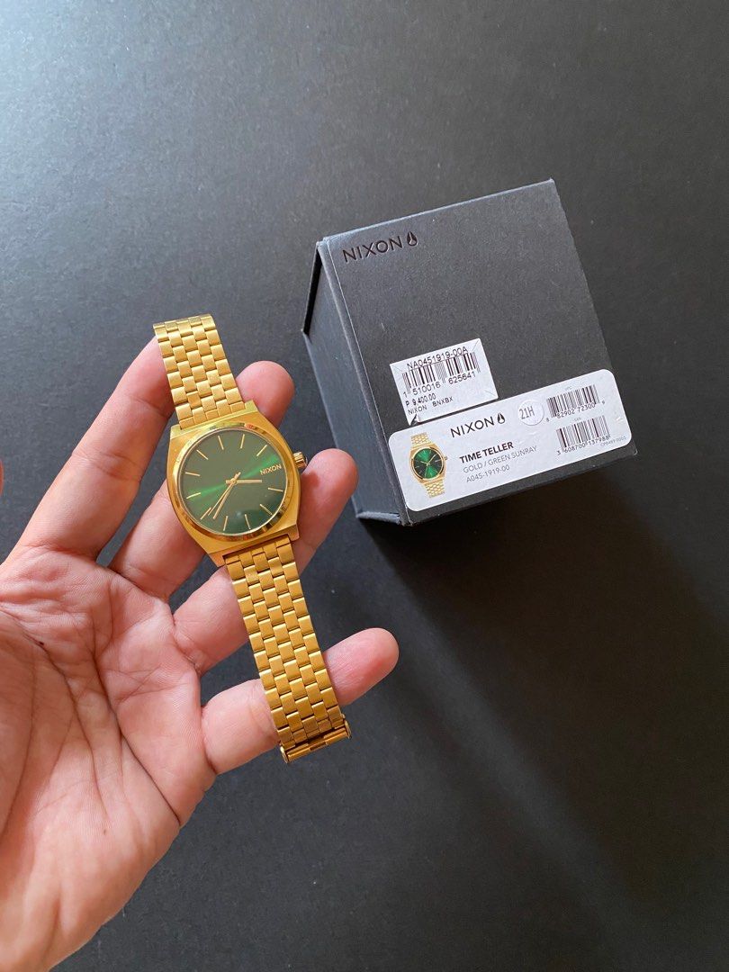Nixon green clearance and gold watch