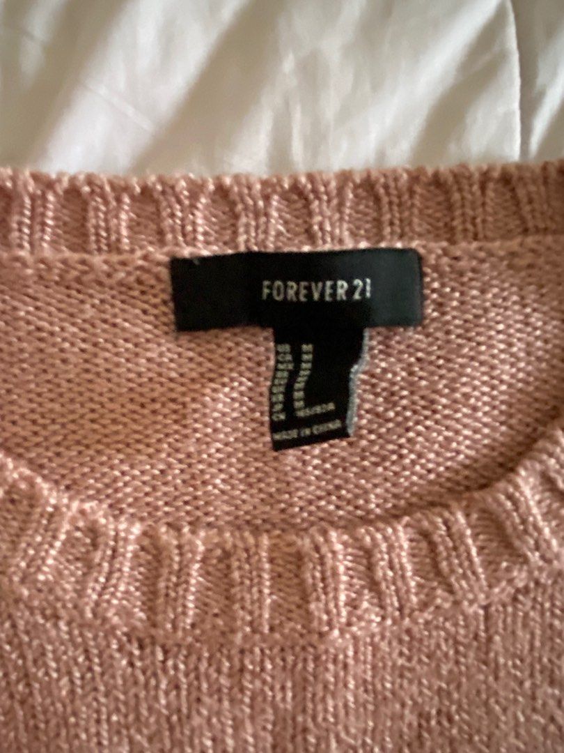 old rose pink knit sweater (Category: Longsleeves) located in Makati City. Submitted by cc507 (Listing ID 1280151099, Image 2). Description: .