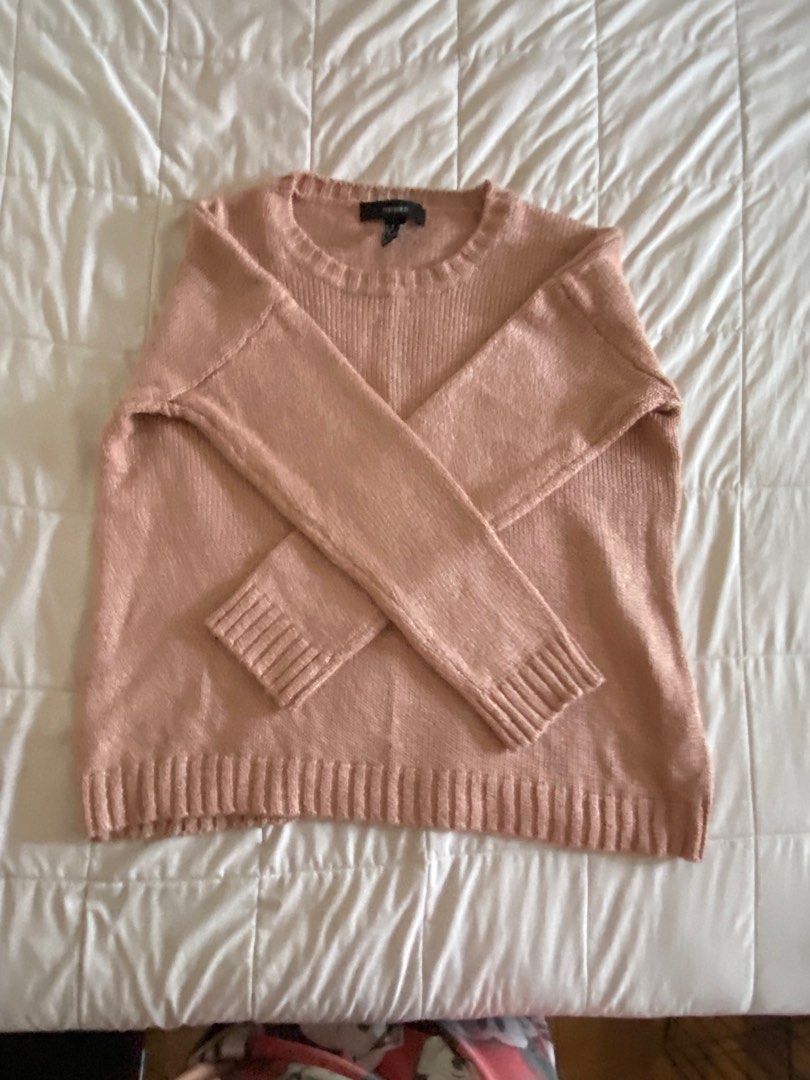 old rose pink knit sweater (Category: Longsleeves) located in Makati City. Submitted by cc507 (Listing ID 1280151099, Image 1). Description: .