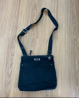 Original TUMI Black Sling Bag for Men / Women