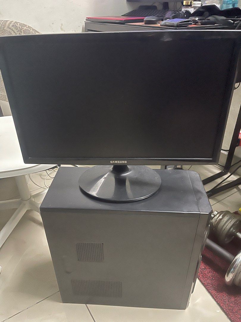 PC Desktop i3 processor (Category: Desktops) located in Seri Kembangan. Submitted by nobletiger_854152 (Listing ID 1280050642, Image 3). Description: Desktop PC for sell; - intel i3 - 4gb RAM (upgradable to 8gb at additional cost) - 256gb HDD (upgradable to SSD at additional cost) - Complete with Mouse, Keyboard & Samsung monitor. - Window 10 os - Got 5 set ready. .