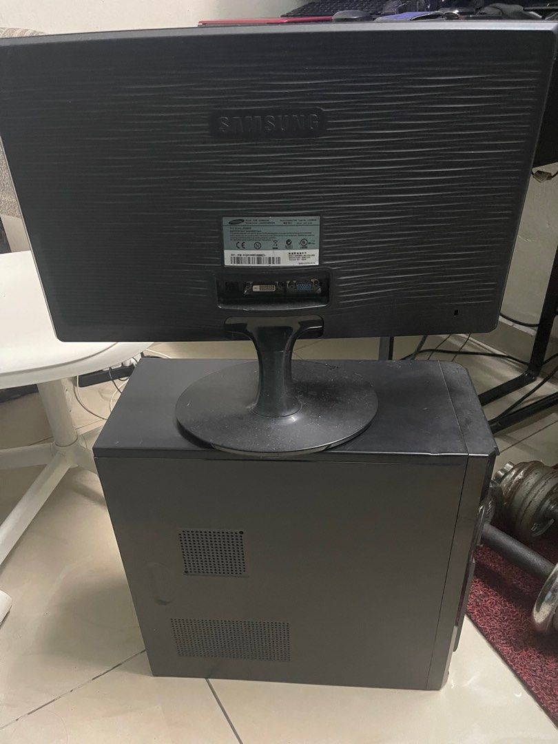 PC Desktop i3 processor (Category: Desktops) located in Seri Kembangan. Submitted by nobletiger_854152 (Listing ID 1280050642, Image 2). Description: Desktop PC for sell; - intel i3 - 4gb RAM (upgradable to 8gb at additional cost) - 256gb HDD (upgradable to SSD at additional cost) - Complete with Mouse, Keyboard & Samsung monitor. - Window 10 os - Got 5 set ready. .