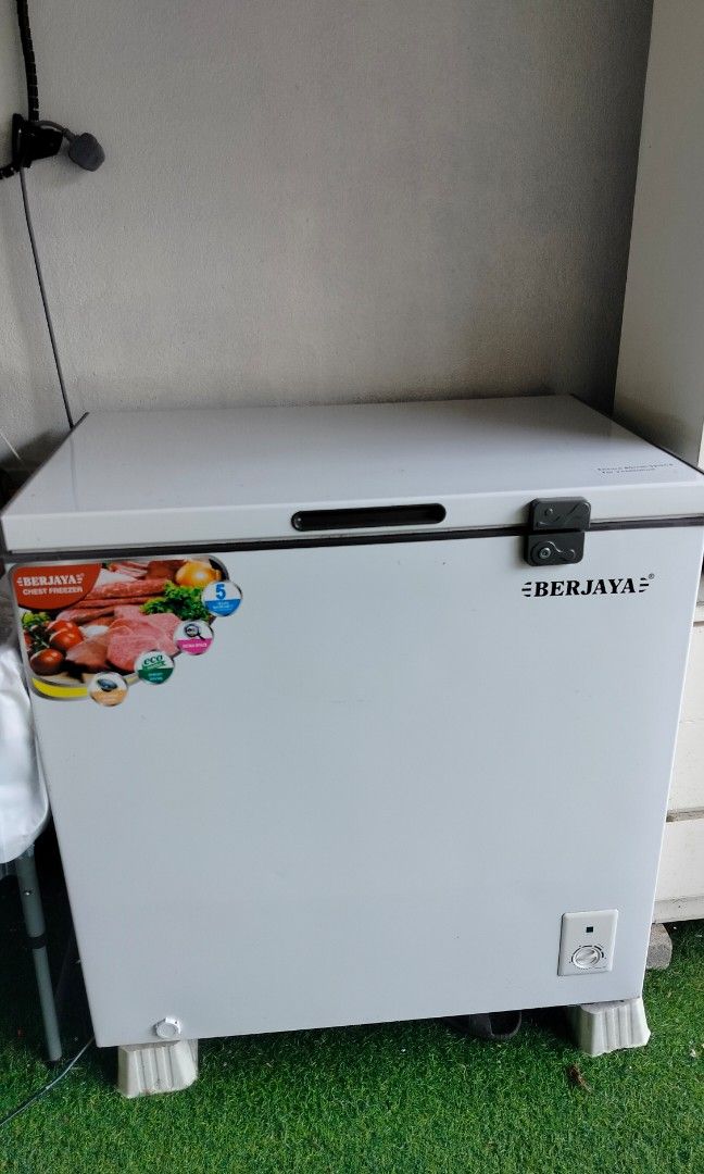 Peti top ais freezer