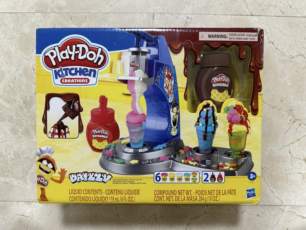 Play-doh kitchen creations drizzy desserts givrés Hasbro