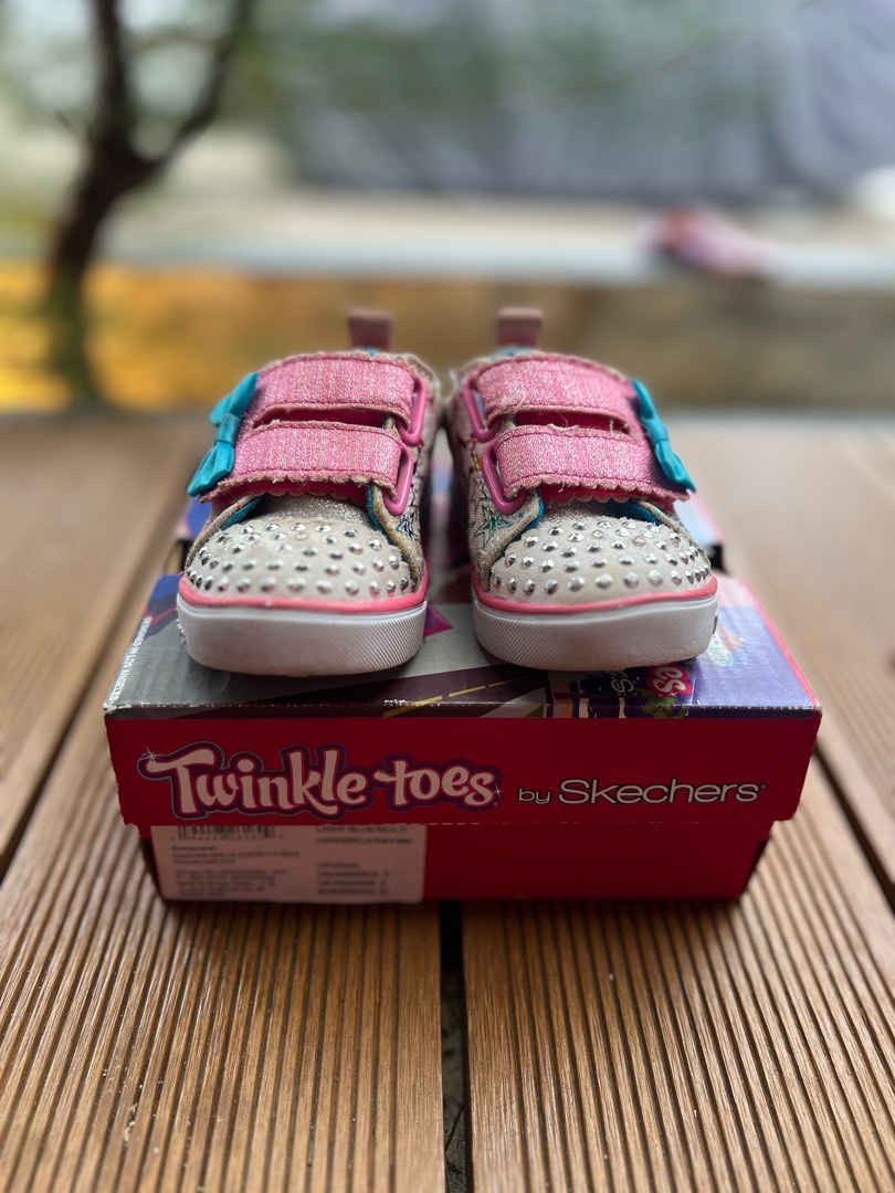 Sepatu skechers on sale twinkle toes
