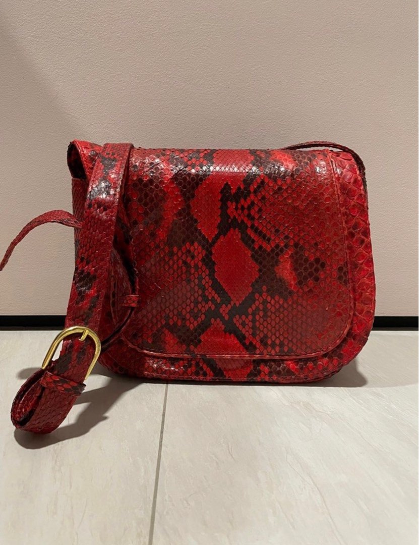 Red best sale snakeskin purse