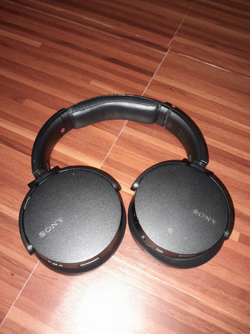 Sony MDR-XB950N1 (Category: Headphones & Headsets) located in Mandaluyong City. Submitted by kennethestrada215 (Listing ID 1280231855, Image 1). Description: -no box -good condition -all working -test all you want.