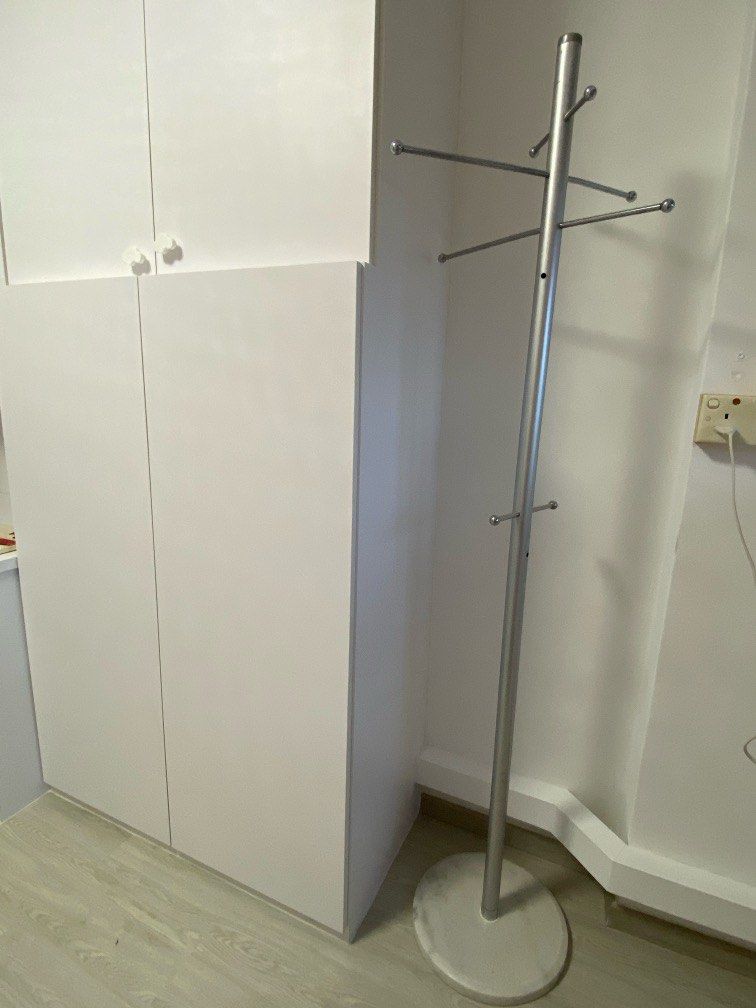 Standing Rack (Category: Shelves, Cabinets & Racks) located in Singapore. Submitted by jamienme (Listing ID 1280172607, Image 1). Description: Self collection at postal code S090043 (Telok Blangah Rise).