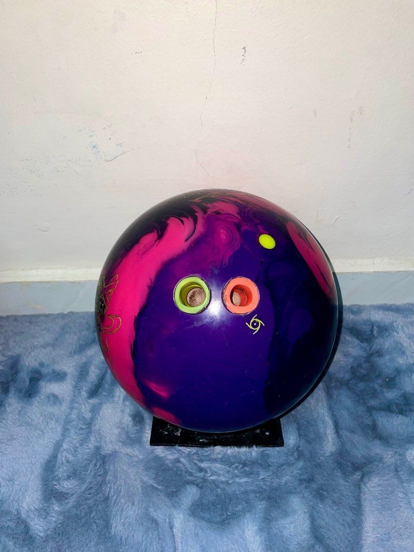 Storm Proton Physix Bowling Ball 2H 15lbs, Sports Equipment, Sports