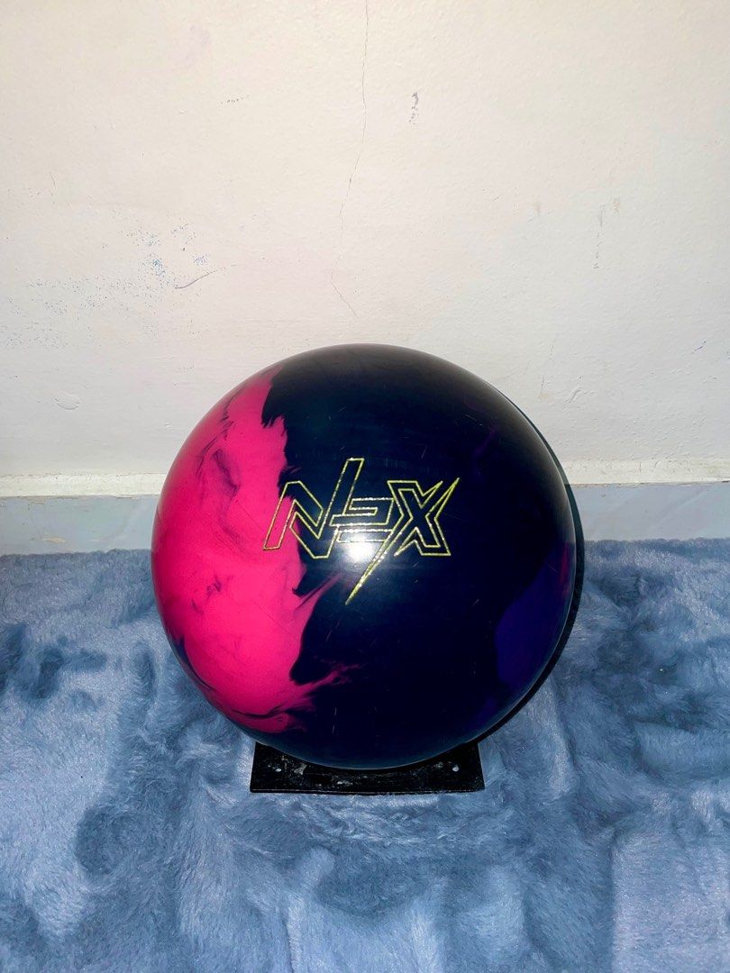 Storm Proton Physix Bowling Ball 2H 15lbs, Sports Equipment, Sports