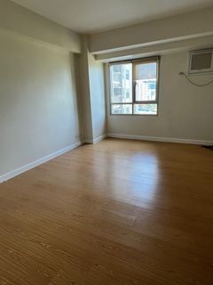 Studio Unfurnished With Parking in The Grove by Rockwell