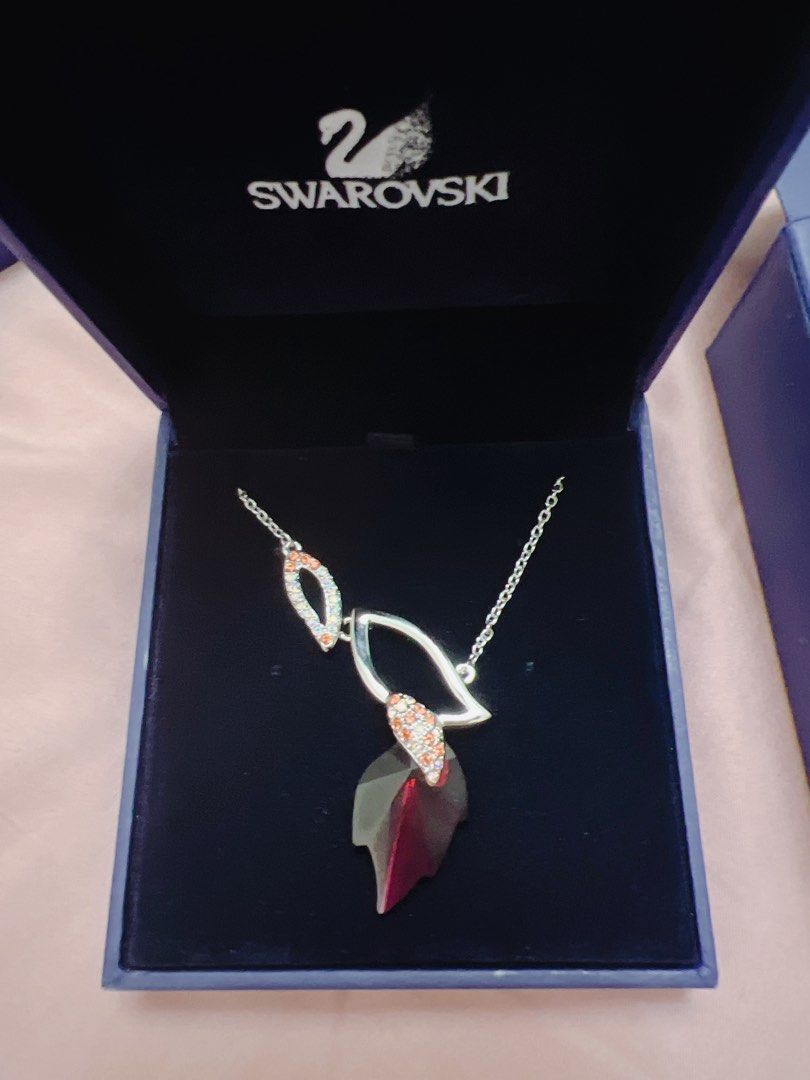 Swarovski leaf necklace store