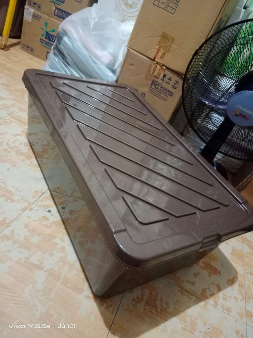 Underbed storage box 50Liters (Category: Storage Boxes & Baskets) located in Caloocan City. Submitted by janeil23452 (Listing ID 1280085849, Image 1). Description: brandnew underbed bed storage box capacity 50Liters dimensions l-25 inches w- 13.5 inches h-9 inches Color: chocolate brown actual photo & dimension posted open for pick up/ Lalamove within metro manila only mop: gcash payment/ cod.