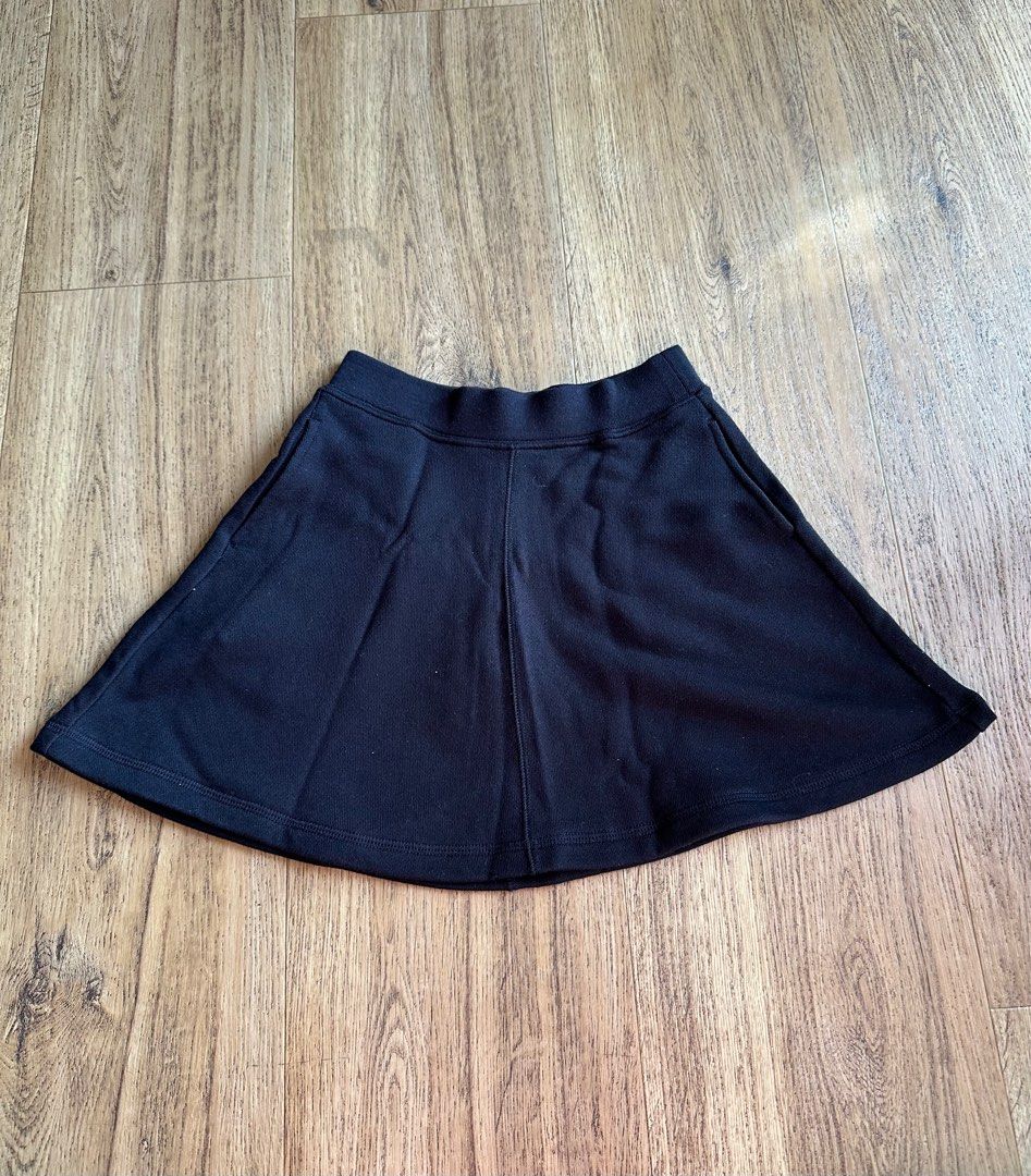 Black skirt 3t 2025
