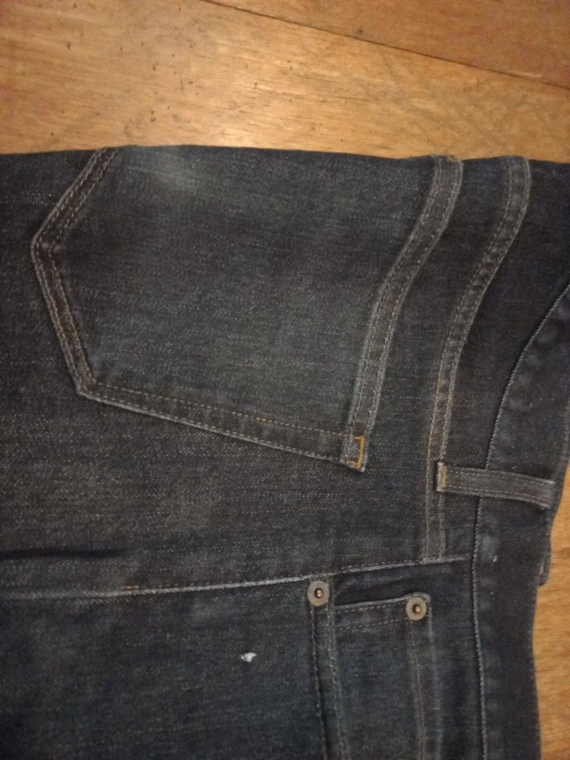 Uniqlo Kaihara Denim (Category: Trousers) located in Pasig City. Submitted by ma-rt (Listing ID 1280028514, Image 2). Description: Uniqlo Kaihara Denim Slim Size 30 Not Selvedge Not Thrifted Pasig, Manila.