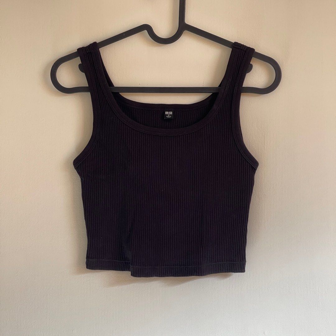 Uniqlo Ribbed Cropped Tank Top (Category: Sleeveless) located in Makati City. Submitted by alanakane (Listing ID 1280223337, Image 1). Description: Used only once Size on tag is M but can fit XS-M.