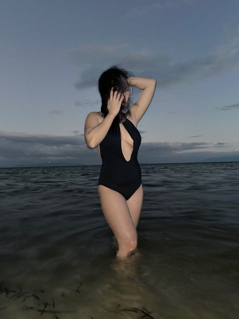VINCE CAMUTO ONE PIECE SWIMSUIT