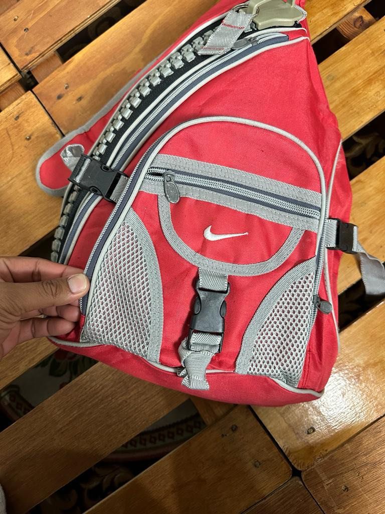 Nike boxy online backpack